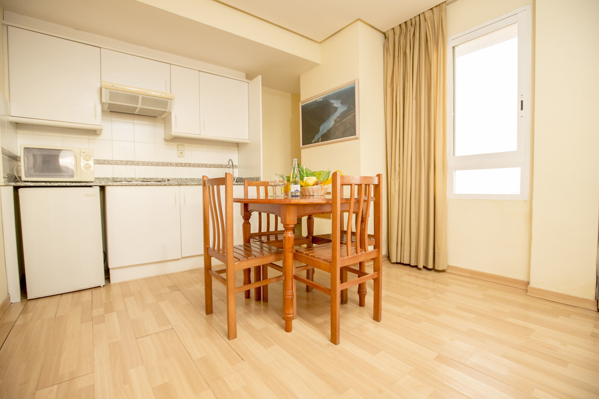 Hotel Tres Anclas กันดิอา ภายนอก รูปภาพ