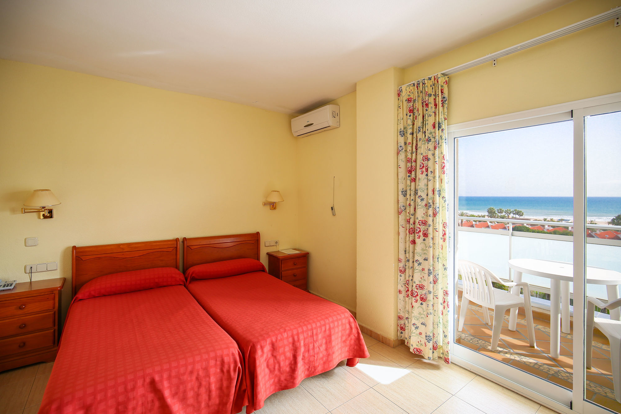 Hotel Tres Anclas กันดิอา ภายนอก รูปภาพ