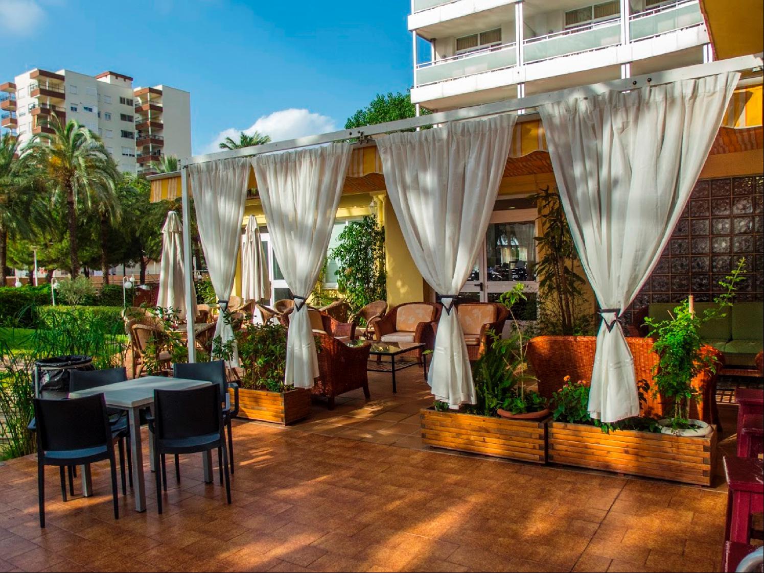 Hotel Tres Anclas กันดิอา ภายนอก รูปภาพ